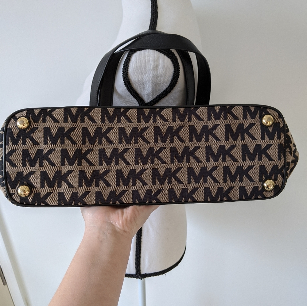 Michael Kors - Monogram Canvas Tote - Picture 3 of 6